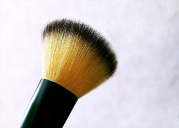 makeup brush 