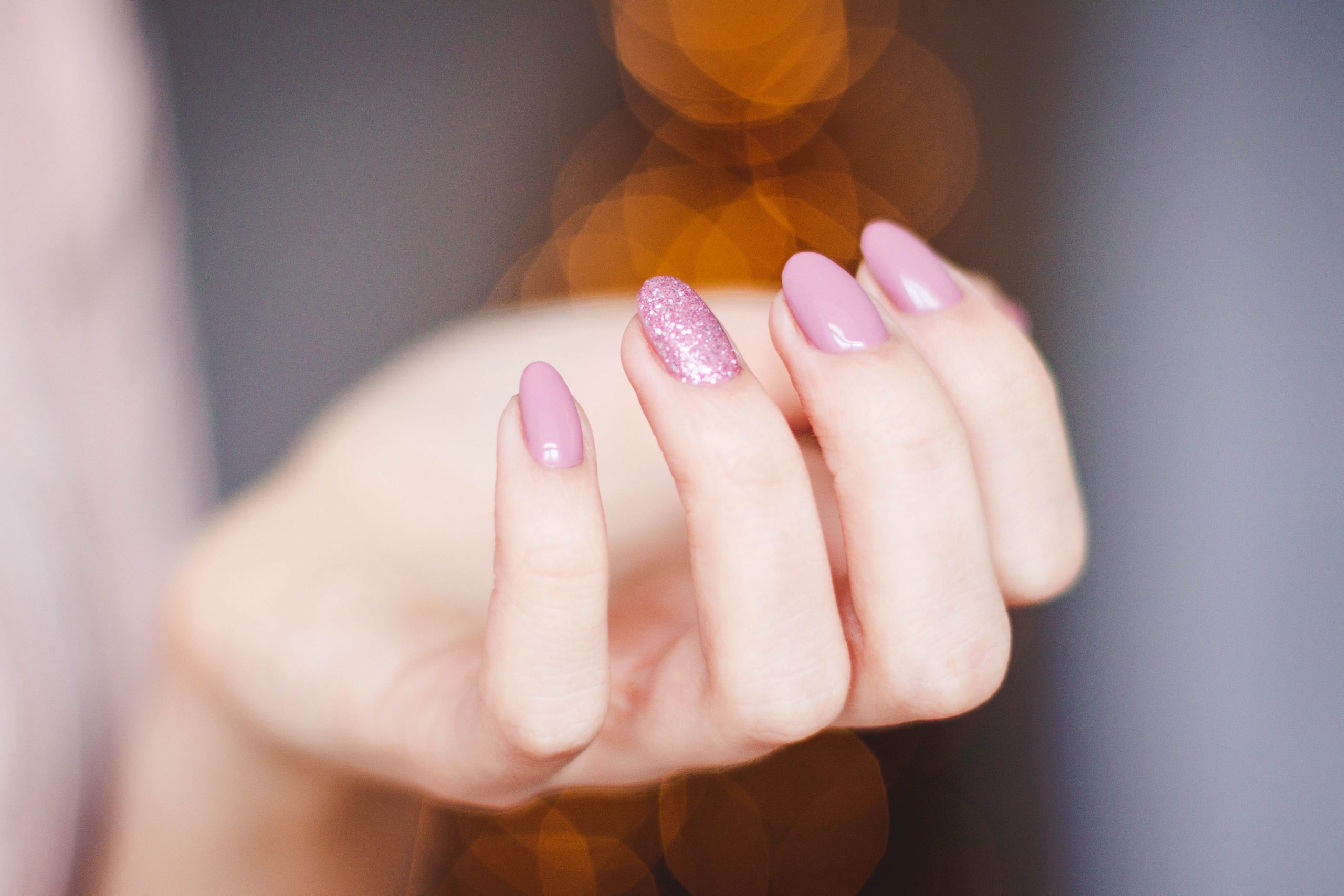 Gel Nails vs Acrylic Nails: Difference Between Gel & Acrylic Nails