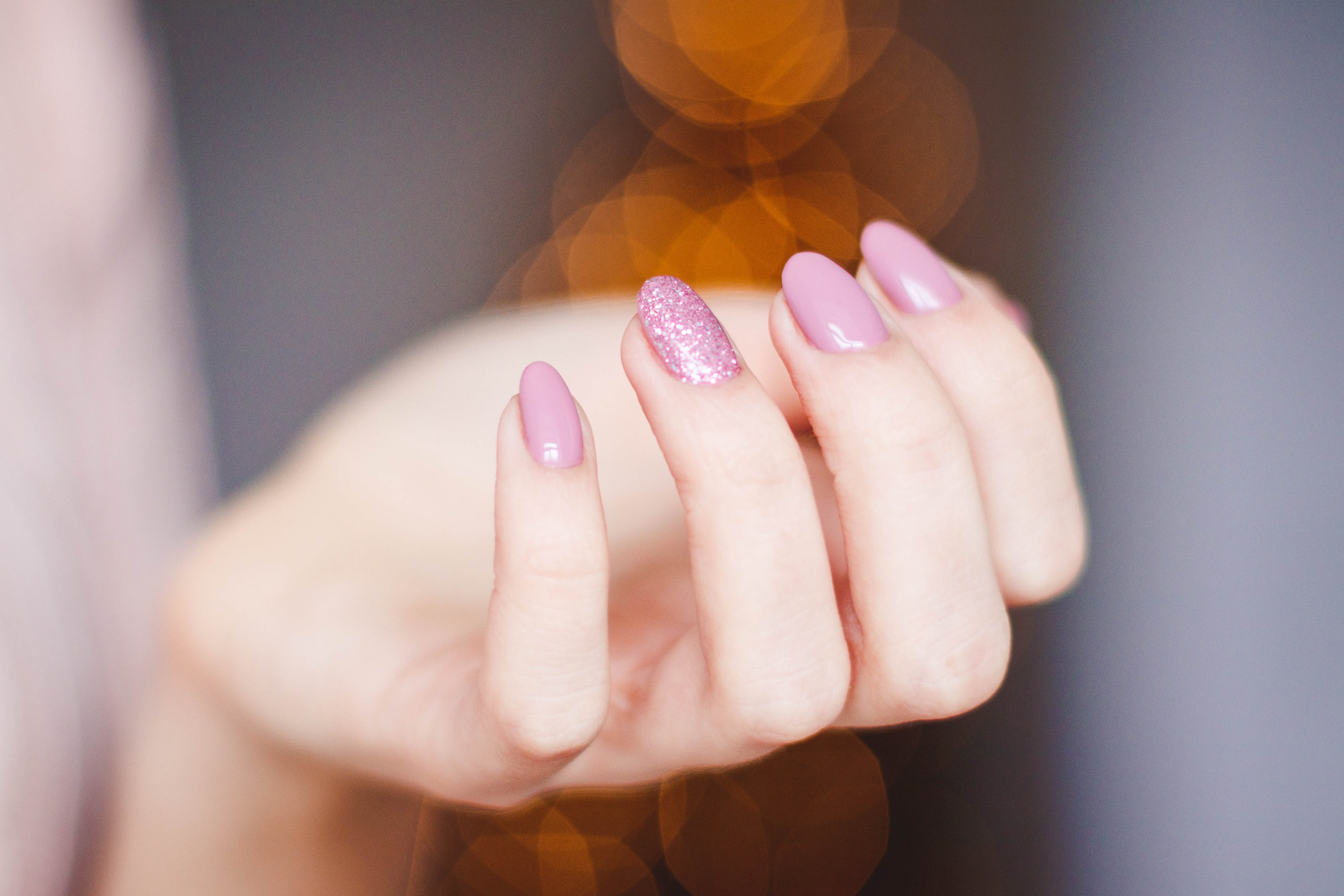 Gel Nails vs Acrylic Nails: Difference Between Gel & Acrylic Nails
