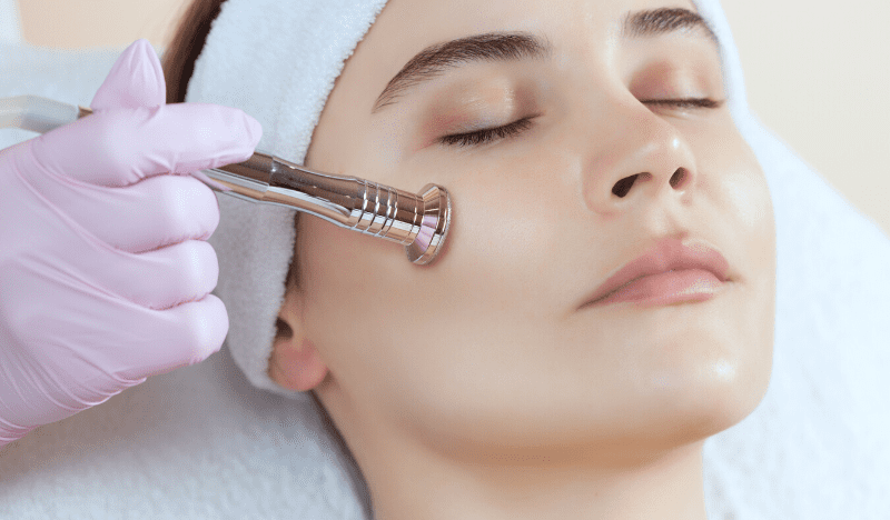 How to become facial and skincare specialist